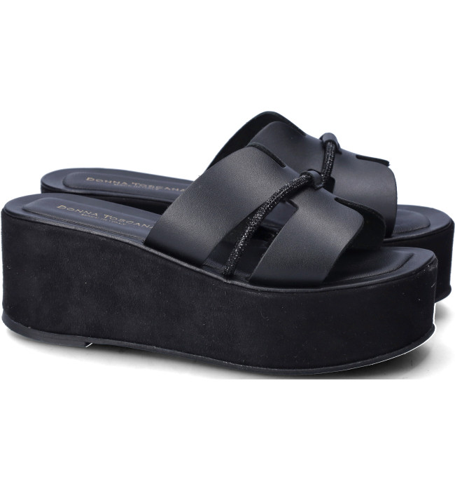 Donna Toscana zeppa nero